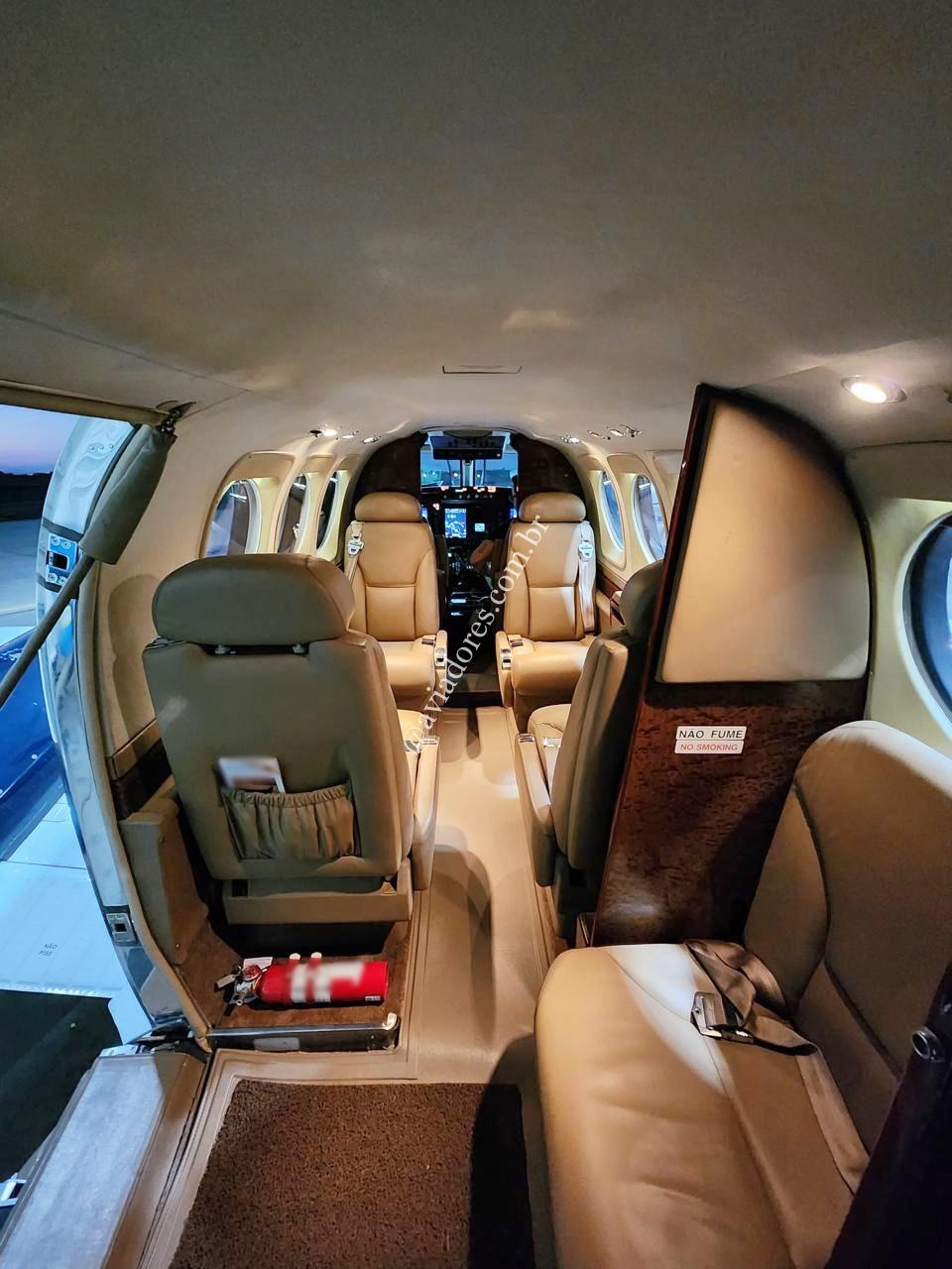 Avião-King-Air-C90GTI-a-venda-aviadoes 9