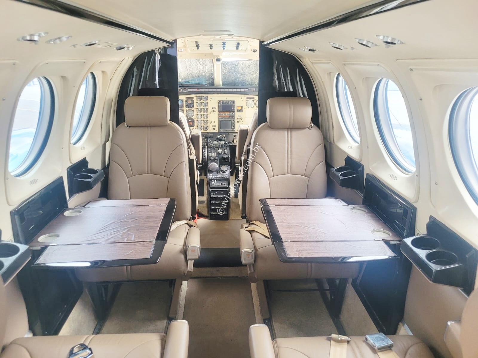 Avião-King-Air-C90-a-venda-aviadores 23